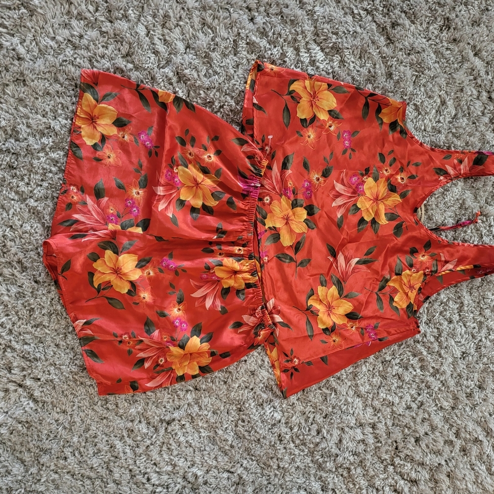 V S 2 piece pajama set red floral L